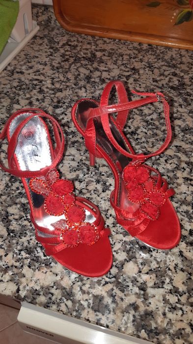 Sapato gala vermelho