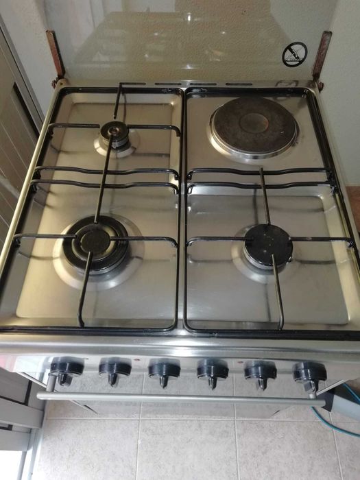 Fogão + Forno  (Gás e Eletricidade) marca Meireles, 4 fontes de calor