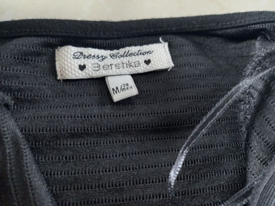 Gorsecik z baskinką bershka r.M