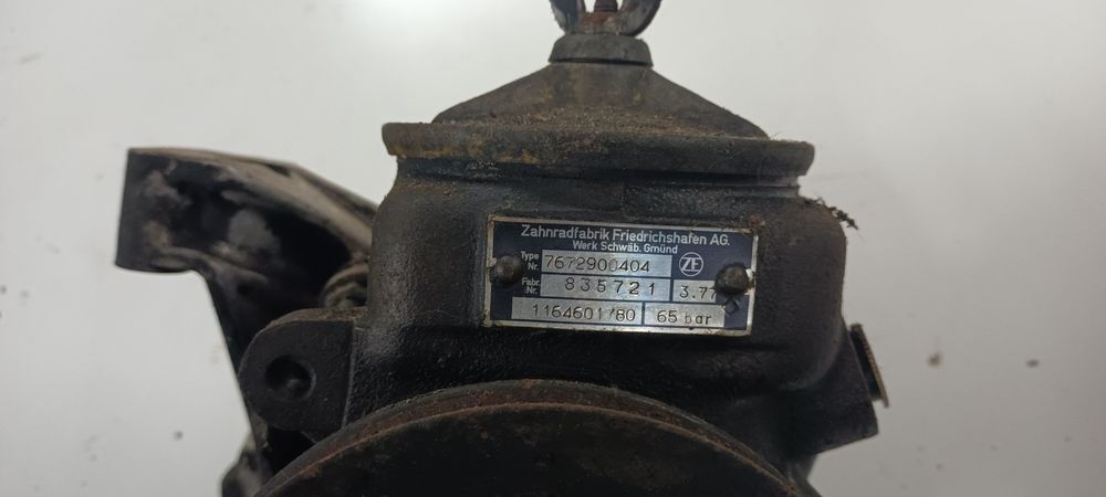 Bomba direcção mercedes 300d w123