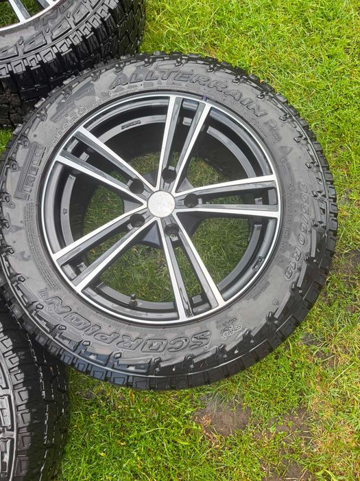 Koła Jeep Grand Cherokee WK2 2016 18 cali Opony AT Pirelli Scorpion