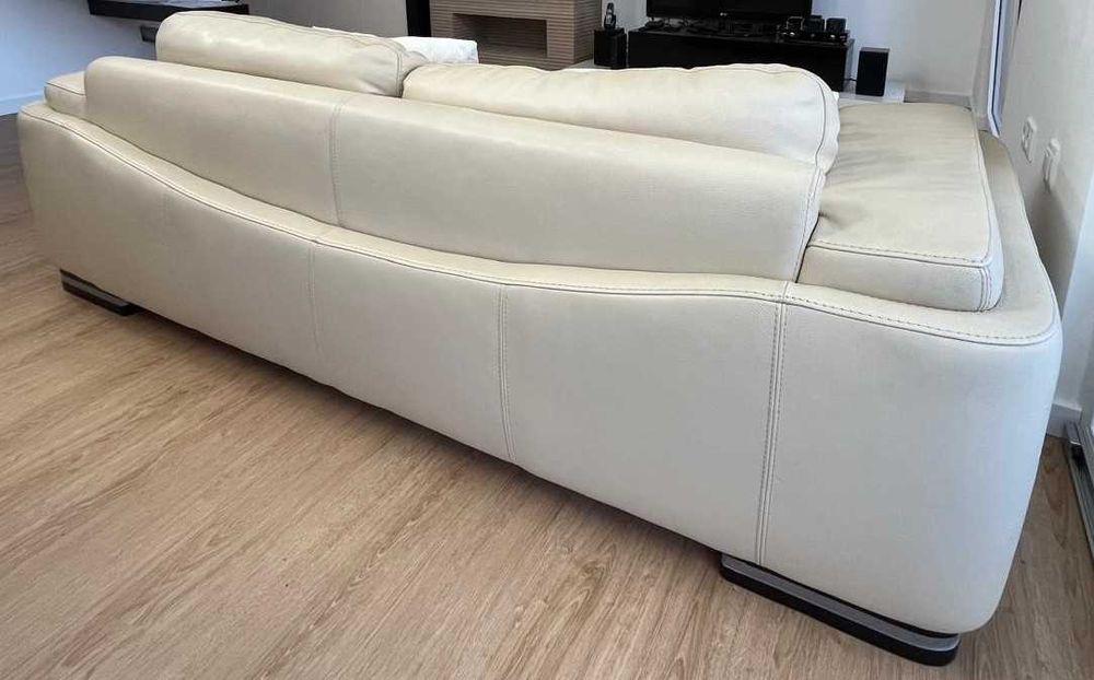 Sofá em pele verdadeira cor creme - 3 lugares