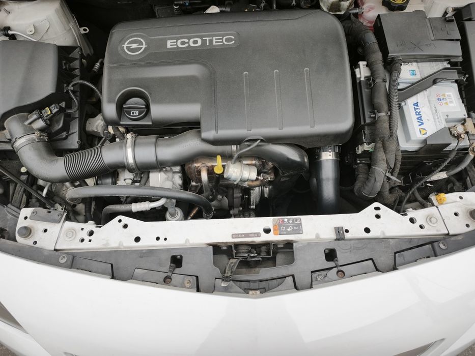 Opel Astra GTC 1.7 CDTI (131cv) – Versão Coupé Exclusiva – Jante 20"