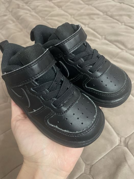 Кросівки nike/adidas/для немовлят