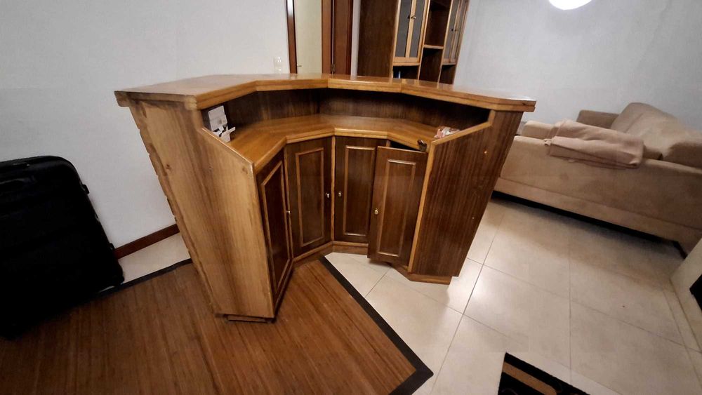 Bar Madeira carvalho em bom estado