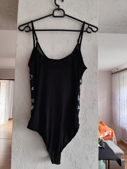 Haftowane siatkowo-bawełniane body na regulowane ramiączka rozm S. New