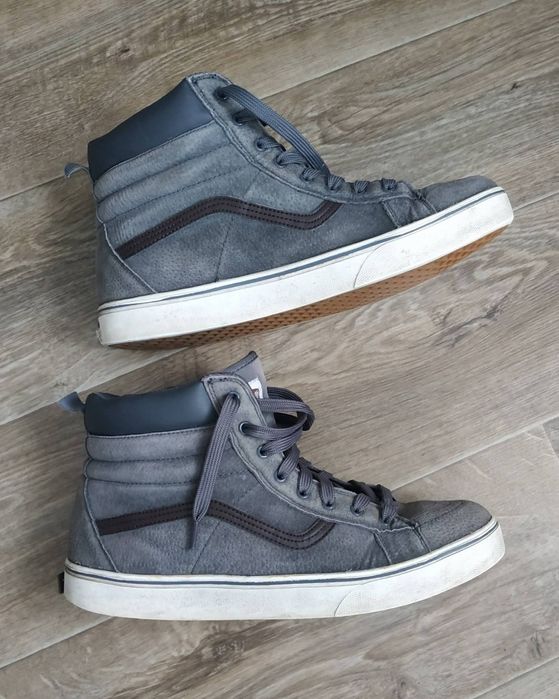 Продам чоловічі зимові кросівки.  Розмір 43-44.  Ціна 640 гр.