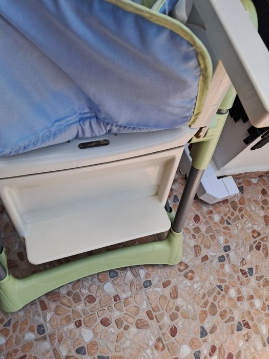 Cadeira de papa para criança.