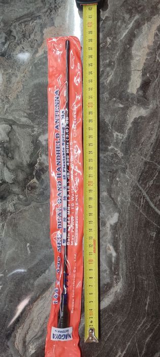 Антенна на рацию Motorola 144 / 430 MHZ.