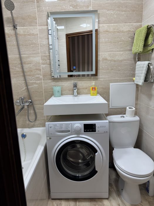 Здається подобово квартира.(помісячно)