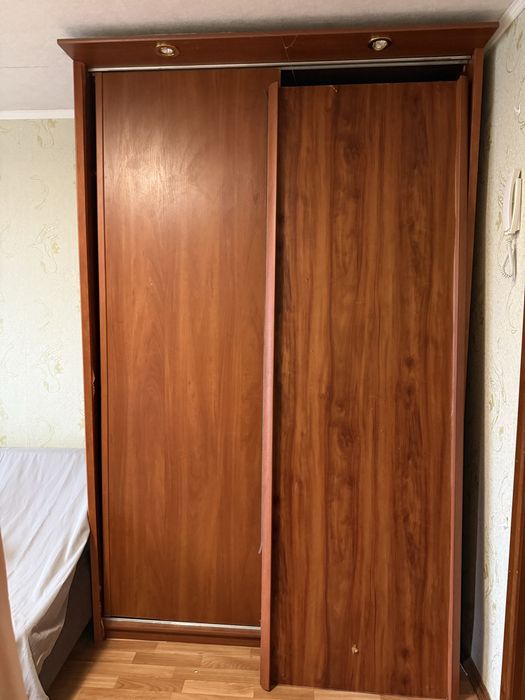 Віддам безкоштовно шафу купе