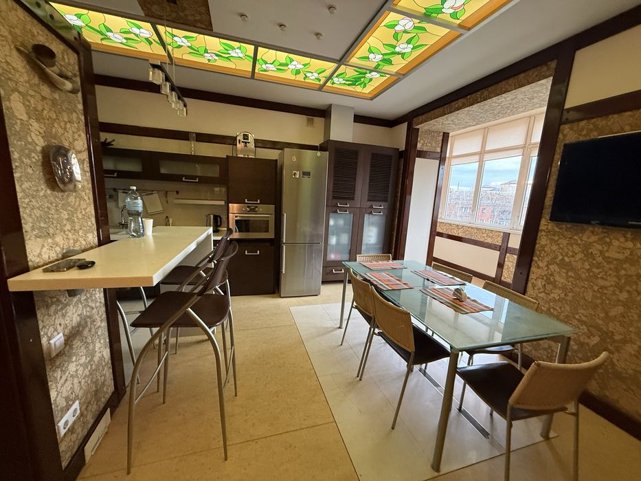 Аренда крупногабаритной 3-ки Сухой фонтан