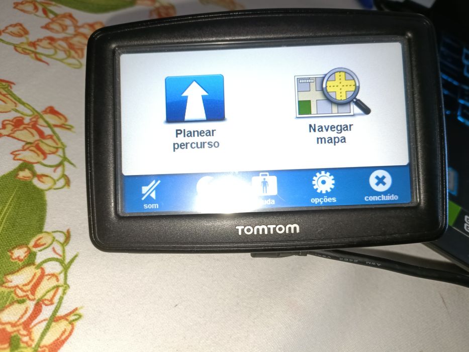 GPS TomTom com carregador