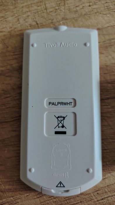 Oryginalny Pilot Tivoli Audio PAL+ z uchwytem / stacją (PALPRWHT)
