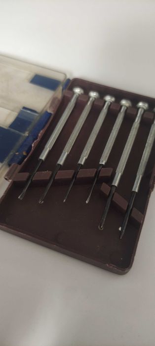 Маленькі викрутки