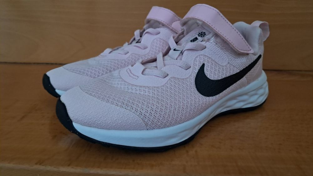 Sapatilhas Nike de menina 33