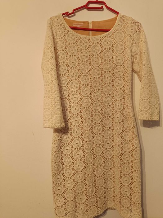 Vestido de cerimónia curto em renda, cor branco sujo n 38
