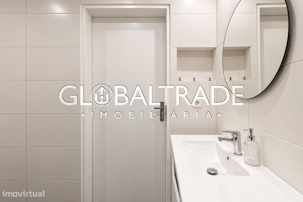 Moradia T2 Renovada & Equipada no Porto