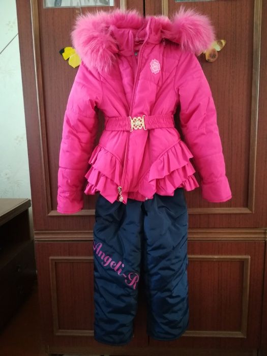 Зимняя курточка с комбинезоном на девочку