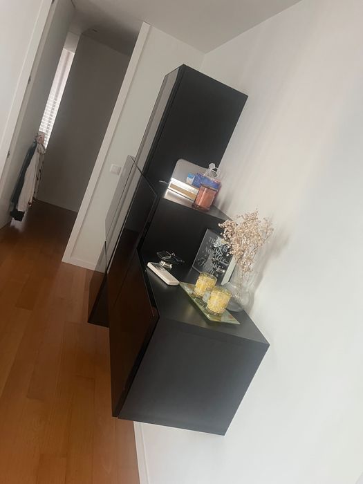 Movel suspenso em cubos