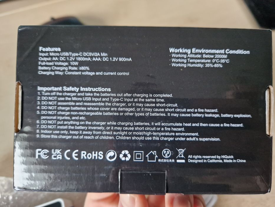 Ładowarka baterii AA/AAA HiQuick na 8 sztuk z LCD (nowe)