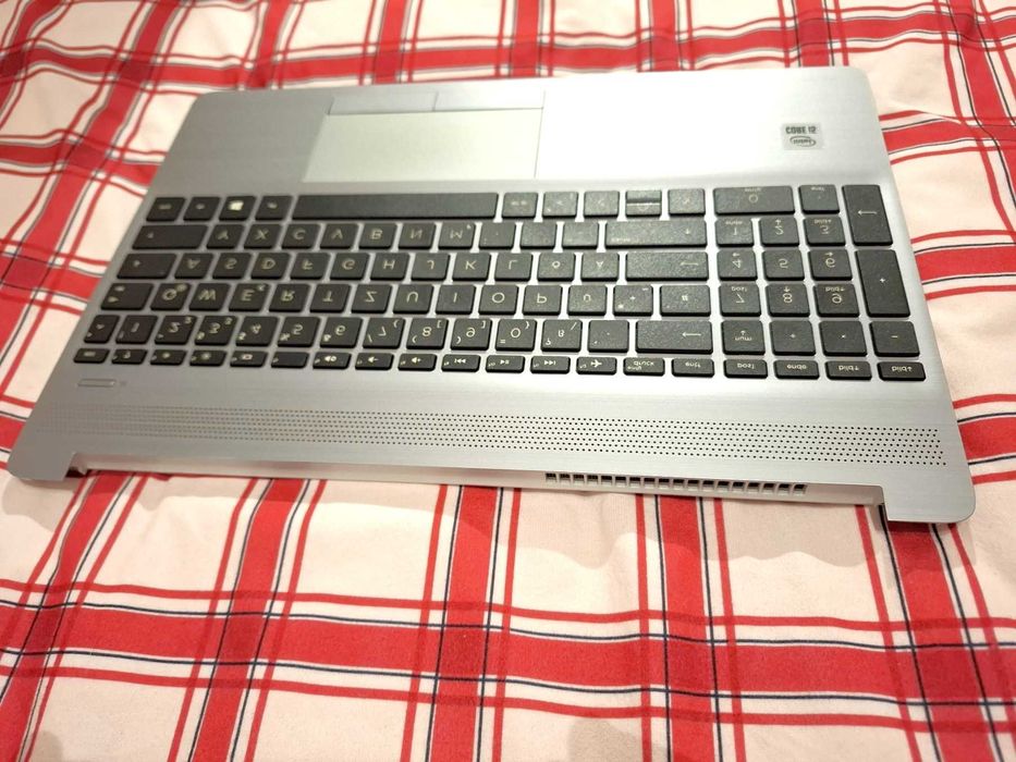HP 250 G8  – Na części / Kadłubek + płyta procesor i5Core