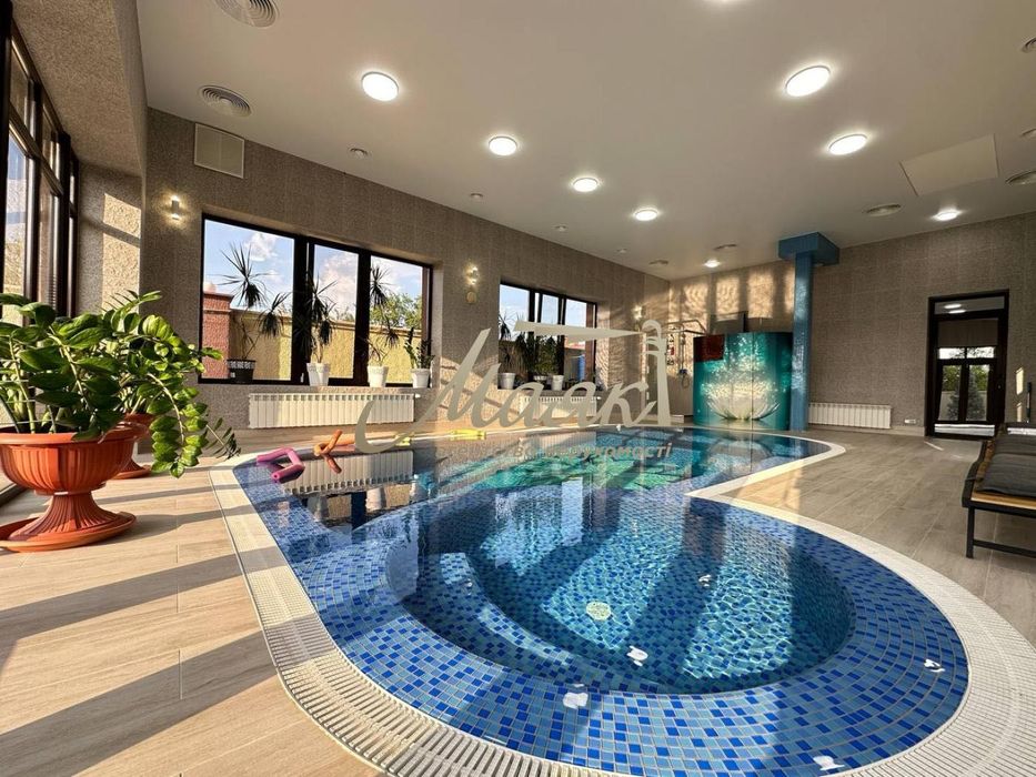 Крутий будинок з новим ремонтом в тихому місці.