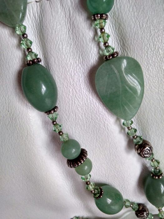 Ожерелье из натурального камня