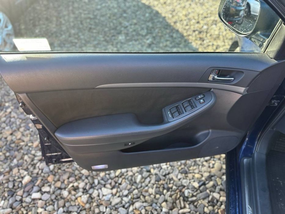 Надійна і гарна машина