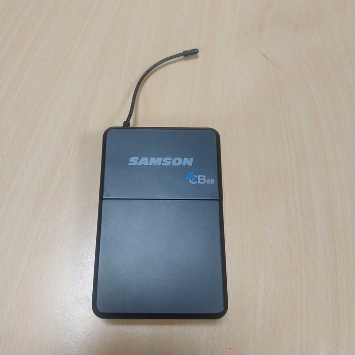 Радіосистема SAMSON Concert 88 SWC88BLM5-F з петличним мікрофоном