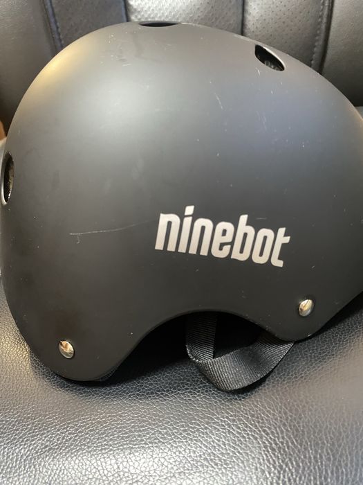 захисний шолом ninebot