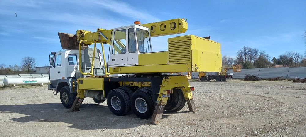Koparka teleskopowa TATRA UDS 214  Cat Liebherr  Jcb