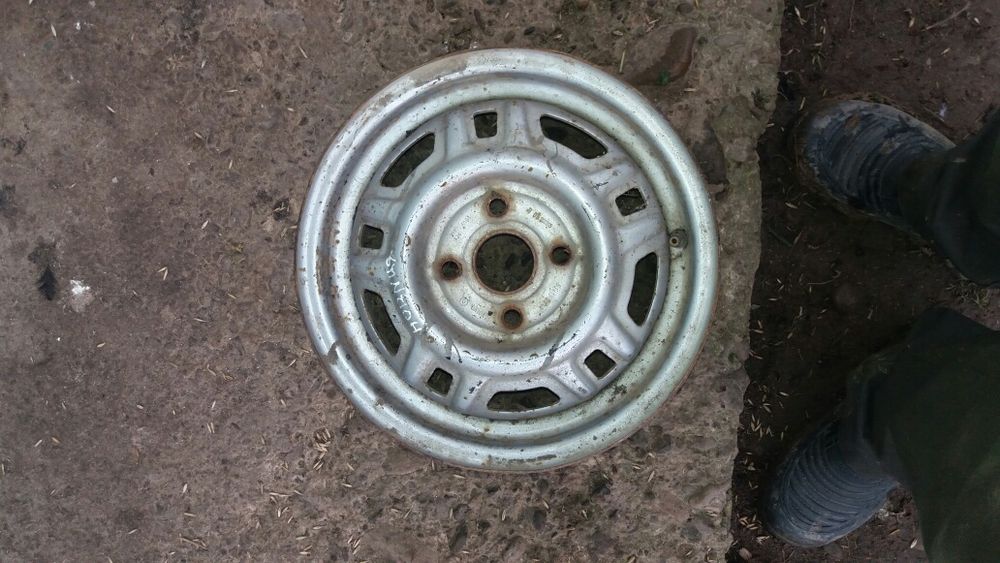 Продам диски вольво 340,360