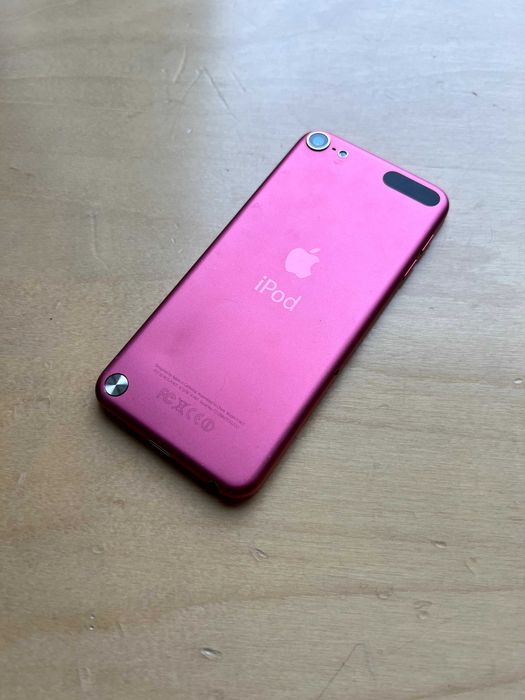 iPod Touch 16GB (Modelo A1421) Cor-de-Rosa – Sem Riscos + Cabo e Capa