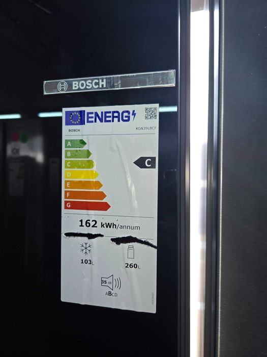 JANKI, ul. Wspólna 6 Lodówka Bosch czarne szkło