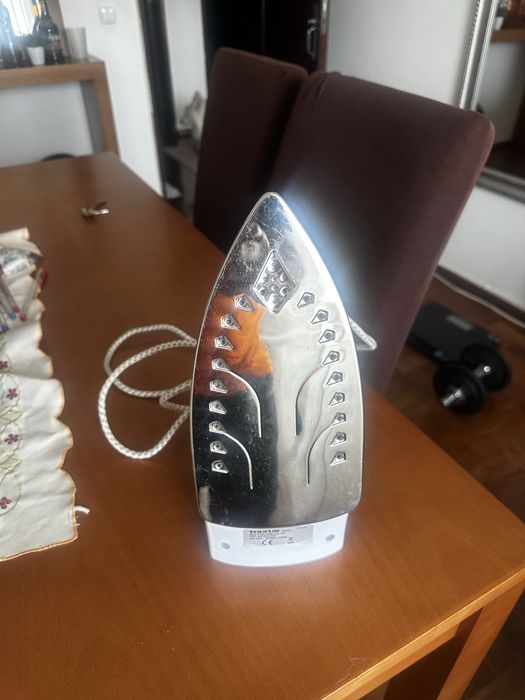Vendo Ferro de passar, semi novo, em perfeito estado de concervação .