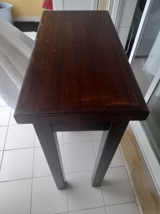 Mesa de apoio muito boa bom estado material bom