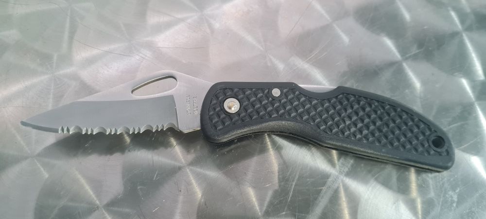 Faca Endura Clipit praticamente nova.