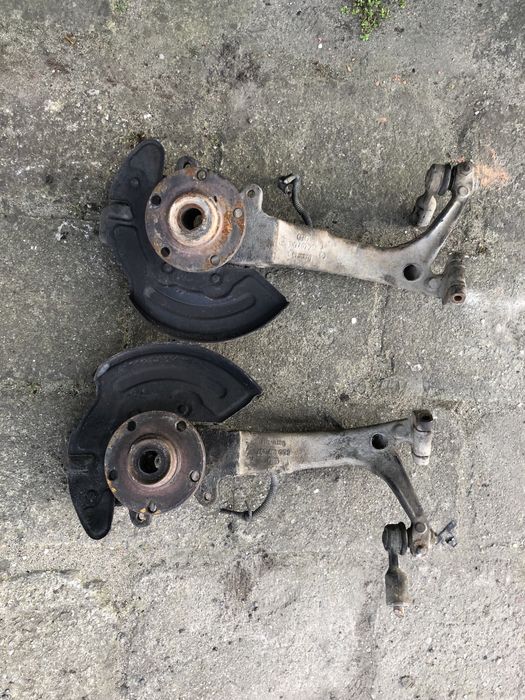 Передні цапфи права ліва VW Passat b5 Audi A6C5 маю під різні мотори