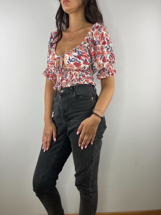 Kolorowa w kwiaty wzorzysta bluzka crop top Kendall + Kylie rozmiar M