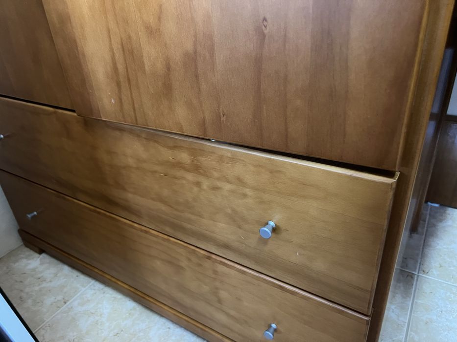 Vendo cama com segunda cama e Roupeiro