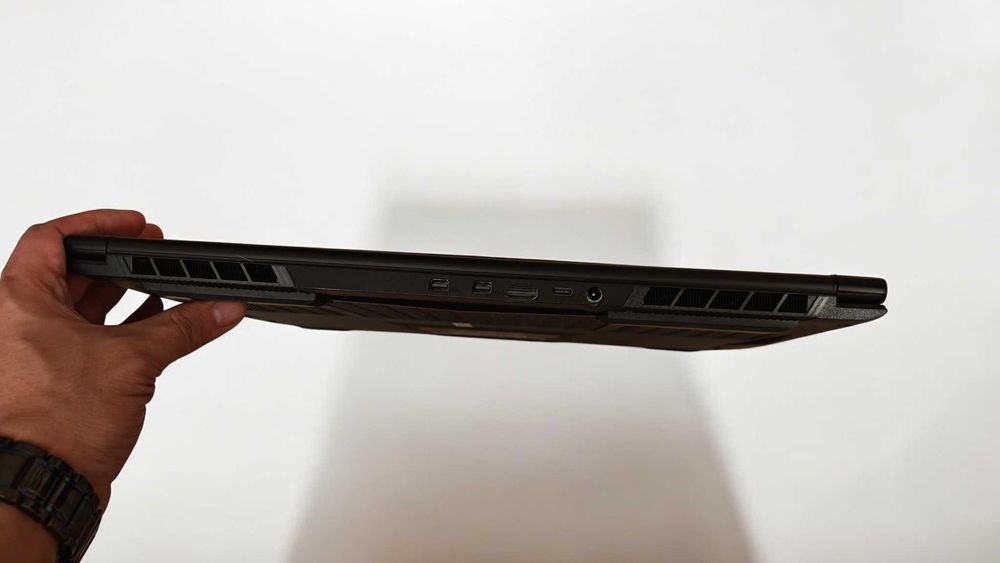 Maingear MG-VCTR002 15,6" 144Гц i7-10750H|RTX 2060 |16GB| 512SSD