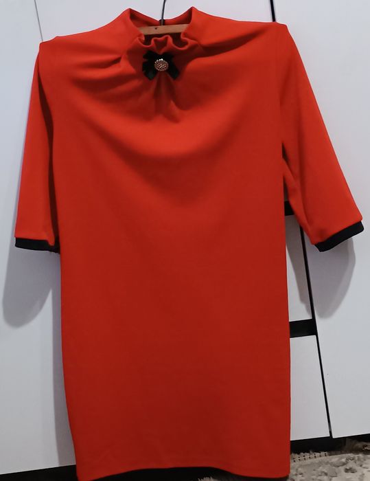 Червона СУКНЯ...