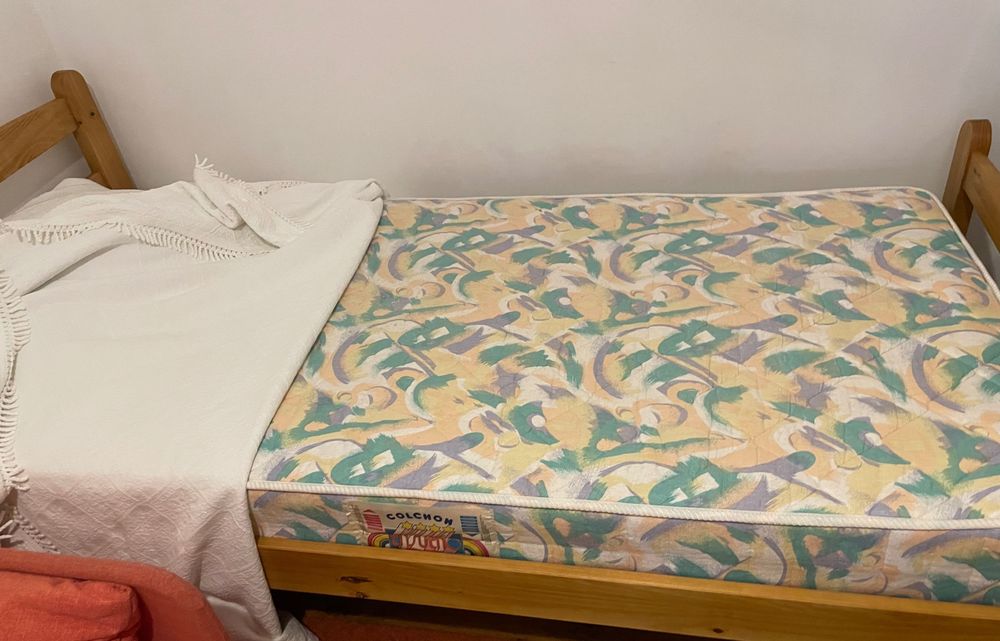 Cama de madeira 1 pessoa