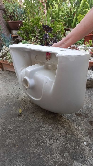 Lavatório suspenso de casa-de-banho