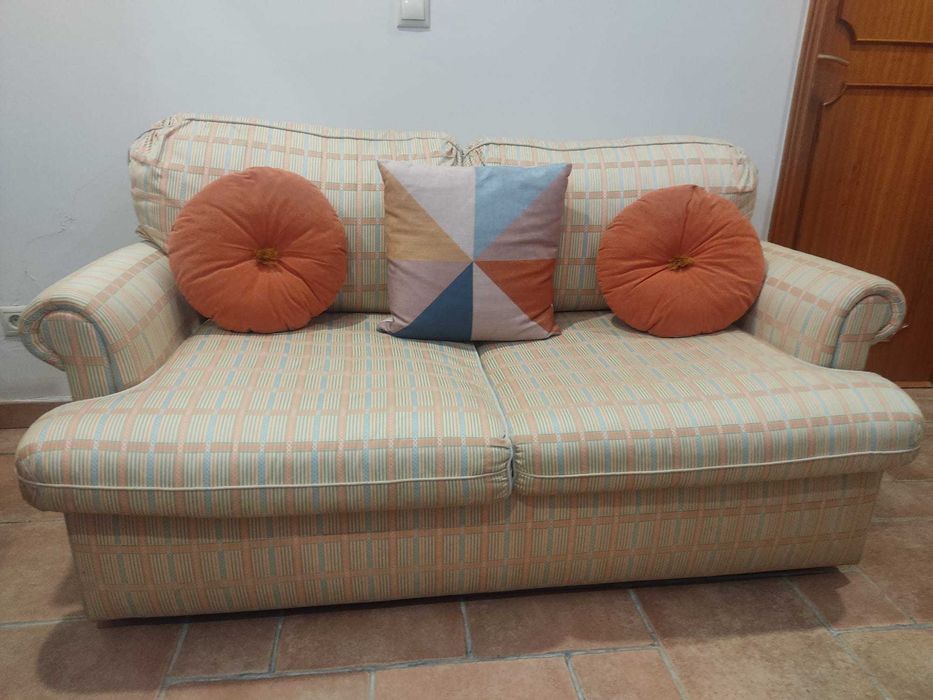 Vendo sofá duplo com cama