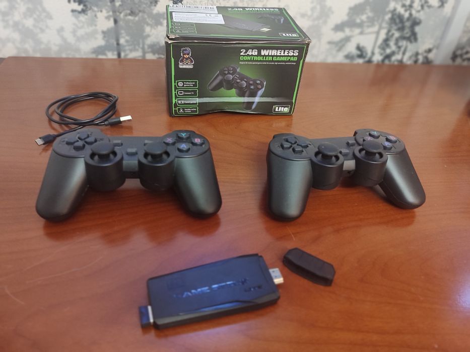 Mini GameStick Console 4K (10,000 Retro Games)64751142153731120