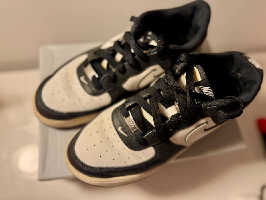 Buty czarno-białe Nike air force 1LV8