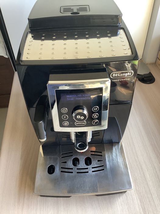 Ekspres do kawy DeLonghi cappuccino