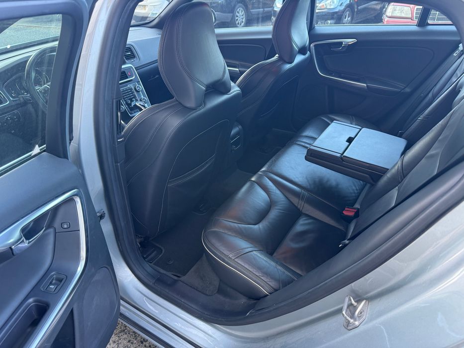 Volvo V60 plug-in/ diesel Rdesing